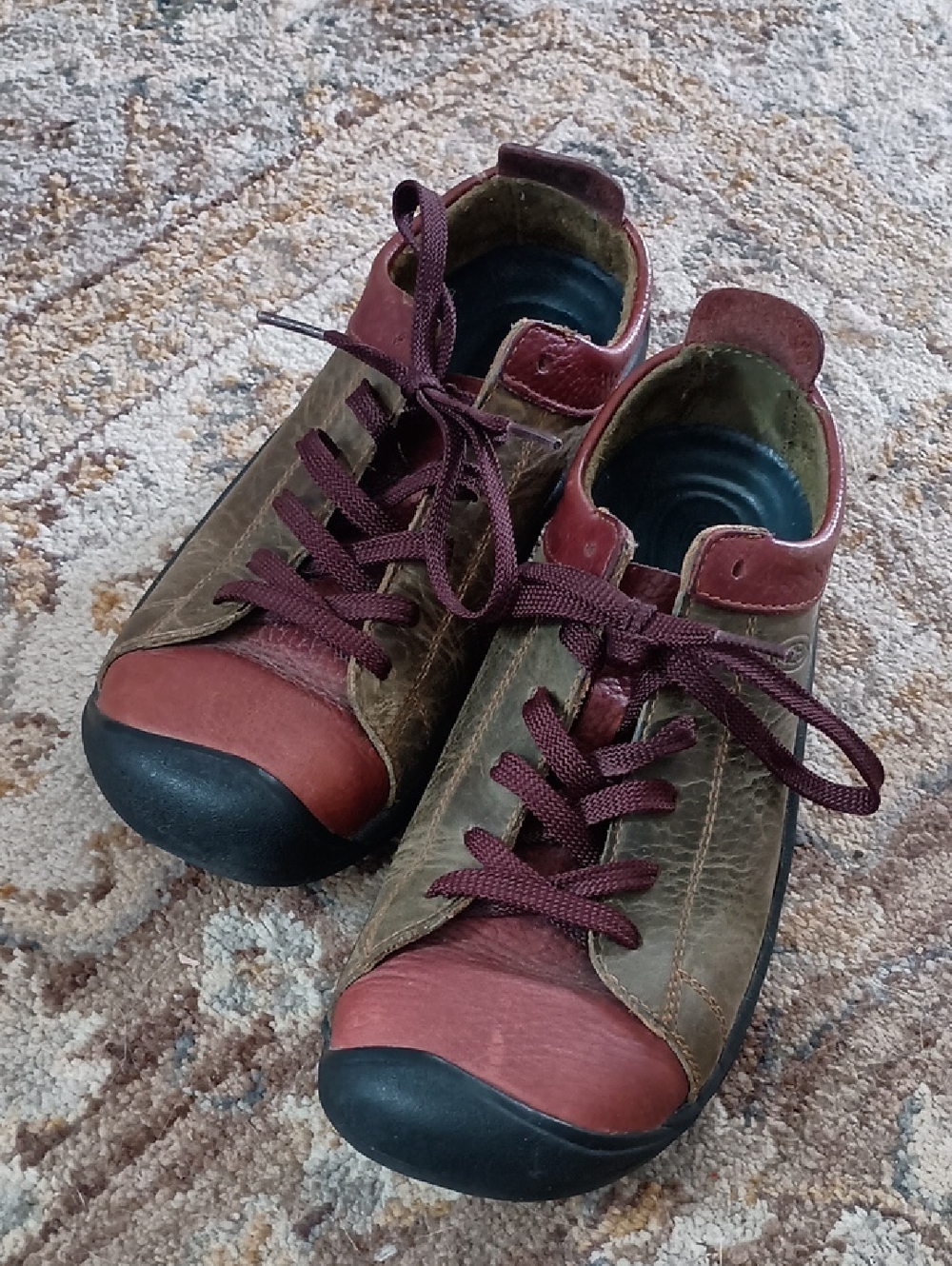 Keen Women's Two-Tone Brown and Burgundy Sneakers Size 7